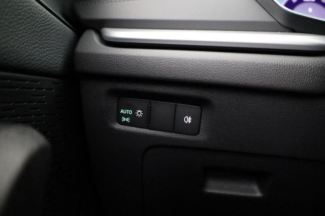 Skoda Octavia Combi 1.5 TSI mHEV 110 kW Selection DSG Selection, AHK, FS-beheizbar, Side, 17-Zoll 