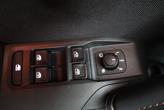 Cupra Formentor 1.5 eTSI 110 kW DSG, Navi, LED, el. Klappe, Kamera, ACC, 18-Zoll, sofort 