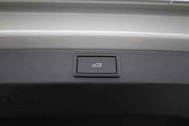 Skoda Karoq Sportline 1.5 TSI DSG Sportline, Navi, CANTON, Matrix, AreaView, Side, el. Klappe, FS-beheizbar, 5 J.-Garantie 