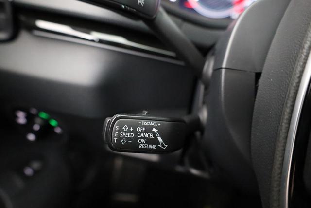 Skoda Karoq Sportline 1.5 TSI DSG Sportline, Pano, AHK, Navi, CANTON, Matrix, AreaView, Side, el. Klappe, FS-beheizbar, 5 J.-Garantie 