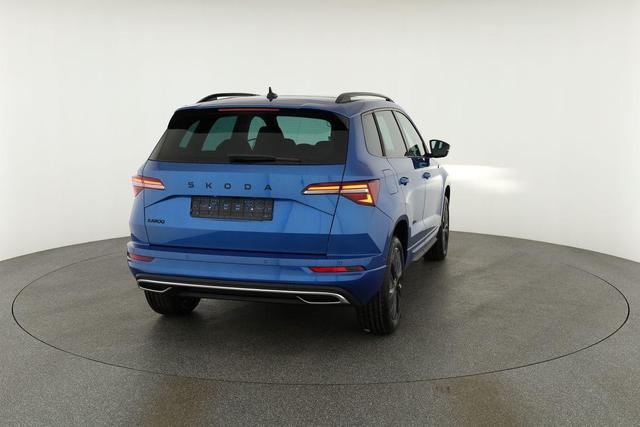 Skoda Karoq Sportline 1.5 TSI DSG Sportline, Pano, AHK, Navi, CANTON, Matrix, AreaView, Side, el. Klappe, FS-beheizbar, 5 J.-Garantie 