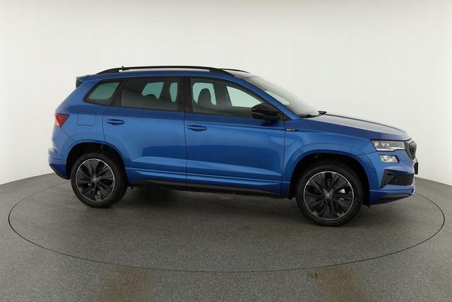 Skoda Karoq Sportline 1.5 TSI DSG Sportline, Pano, AHK, Navi, CANTON, Matrix, AreaView, Side, el. Klappe, FS-beheizbar, 5 J.-Garantie 