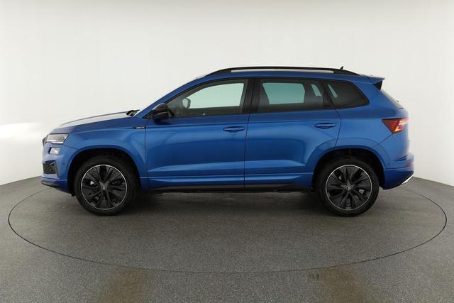 Skoda Karoq Sportline 1.5 TSI DSG Sportline, Pano, AHK, Navi, CANTON, Matrix, AreaView, Side, el. Klappe, FS-beheizbar, 5 J.-Garantie 