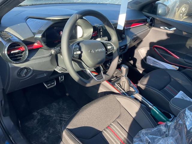Skoda Fabia - Monte Carlo 1.5 TSI DSG Carlo, Ladeboden, LED, Kamera, App-Connect, 17-Zoll