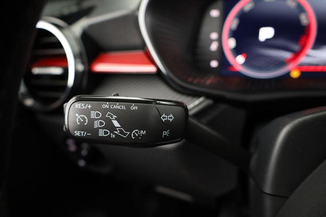 Skoda Fabia Monte Carlo 1.5 TSI DSG Carlo, Ladeboden, LED, Kamera, App-Connect, 17-Zoll 