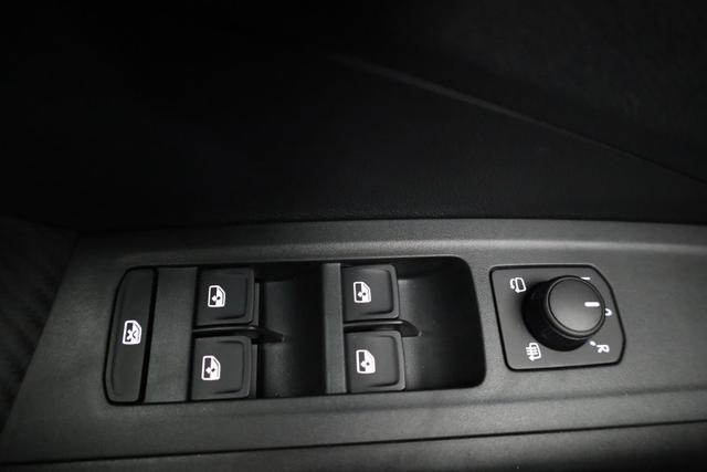 Skoda Fabia Monte Carlo 1.5 TSI DSG Carlo, Ladeboden, LED, Kamera, App-Connect, 17-Zoll 