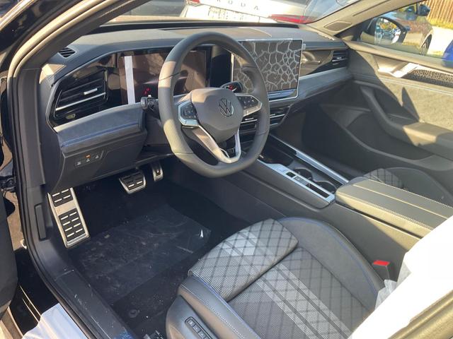 Volkswagen Passat Variant - 2.0 TSI 150 kW R-Line DSG Black, Pano, AHK, Navi, IQ.Light, Side, Kamera, el. Klappe, 19-Zoll, 5 J.-Garantie