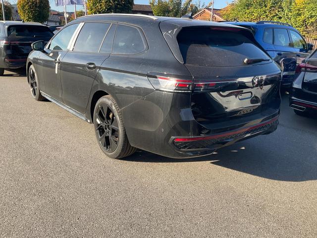 Volkswagen Passat Variant 2.0 TSI 150 kW R-Line DSG Black, Pano, AHK, Navi, IQ.Light, Side, Kamera, el. Klappe, 19-Zoll, 5 J.-Garantie 