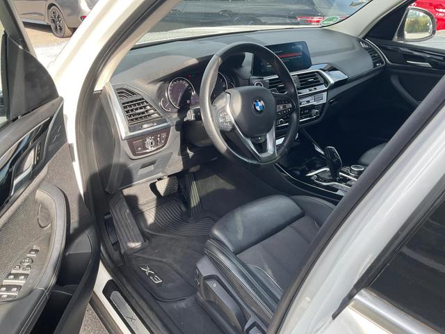 BMW X3 - xDrive 20 i xLine xDrive20i xLine, Pano, AHK, Navi, AreaView, Side, 19-Zoll