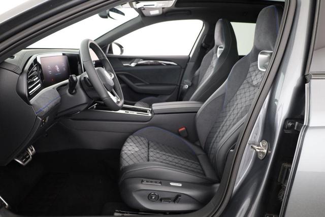 Volkswagen Passat Variant 2.0 TDI 142 kW 4Motion R-Line DSG 4M Black, Pano, AHK, Navi, IQ.Light, Side, Kamera, el. Klappe, 19-Zoll, 5 J.-Garantie 