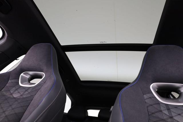 Volkswagen Passat Variant 2.0 TDI 142 kW 4Motion R-Line DSG 4M Black, Pano, AHK, Navi, IQ.Light, Side, Kamera, el. Klappe, 19-Zoll, 5 J.-Garantie 