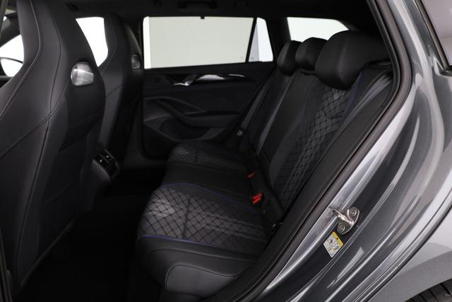 Volkswagen Passat Variant 2.0 TDI 142 kW 4Motion R-Line DSG 4M Black, Pano, AHK, Navi, IQ.Light, Side, Kamera, el. Klappe, 19-Zoll, 5 J.-Garantie 
