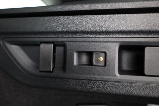 Volkswagen Passat Variant 2.0 TDI 142 kW 4Motion R-Line DSG 4M Black, Pano, AHK, Navi, IQ.Light, Side, Kamera, el. Klappe, 19-Zoll, 5 J.-Garantie 