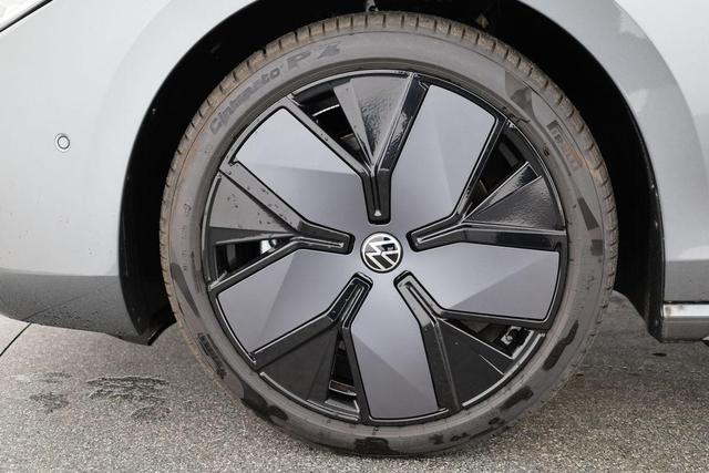 Volkswagen Passat Variant 2.0 TDI 142 kW 4Motion R-Line DSG 4M Black, Pano, AHK, Navi, IQ.Light, Side, Kamera, el. Klappe, 19-Zoll, 5 J.-Garantie 