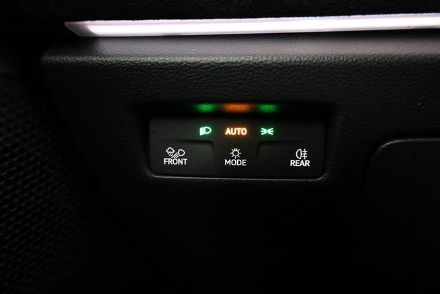 Volkswagen Passat Variant 2.0 TDI 142 kW 4Motion R-Line DSG 4M Black, Pano, AHK, Navi, IQ.Light, Side, Kamera, el. Klappe, 19-Zoll, 5 J.-Garantie 