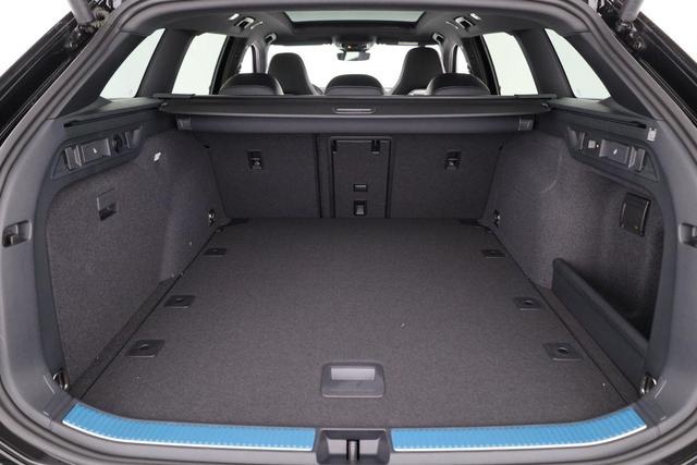 Volkswagen Passat Variant 2.0 TDI 142 kW 4Motion R-Line DSG 4M Black, Pano, AHK, Navi, IQ.Light, Side, Kamera, el. Klappe, 19-Zoll, 5 J.-Garantie 