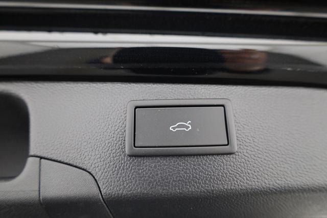 Volkswagen Passat Variant 2.0 TDI 142 kW 4Motion R-Line DSG 4M Black, Pano, AHK, Navi, IQ.Light, Side, Kamera, el. Klappe, 19-Zoll, 5 J.-Garantie 