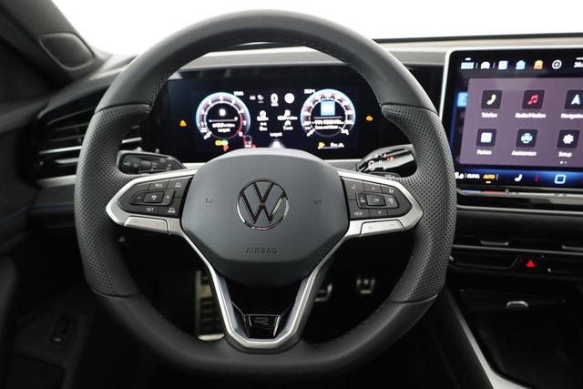 Volkswagen Passat Variant 2.0 TSI 150 kW R-Line DSG Black, Pano, AHK, Navi, IQ.Light, Side, Kamera, el. Klappe, 19-Zoll, 5 J.-Garantie 