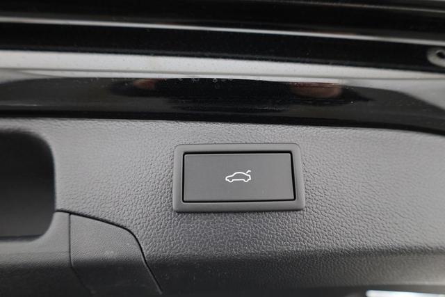 Volkswagen Passat Variant 2.0 TSI 150 kW R-Line DSG Black, Pano, AHK, Navi, IQ.Light, Side, Kamera, el. Klappe, 19-Zoll, 5 J.-Garantie 