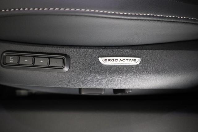 Volkswagen Passat Variant 2.0 TDI 110 kW R-line DSG Black, Pano, AHK, Navi, IQ.Light, Side, Kamera. el. Klappe, 19-Zoll, 5 J.-Garantie 