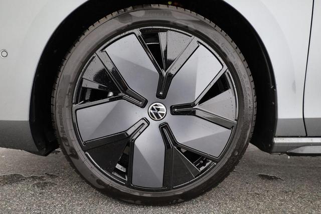 Volkswagen Passat Variant 2.0 TDI 110 kW R-line DSG Black, Pano, AHK, Navi, IQ.Light, Side, Kamera. el. Klappe, 19-Zoll, 5 J.-Garantie 
