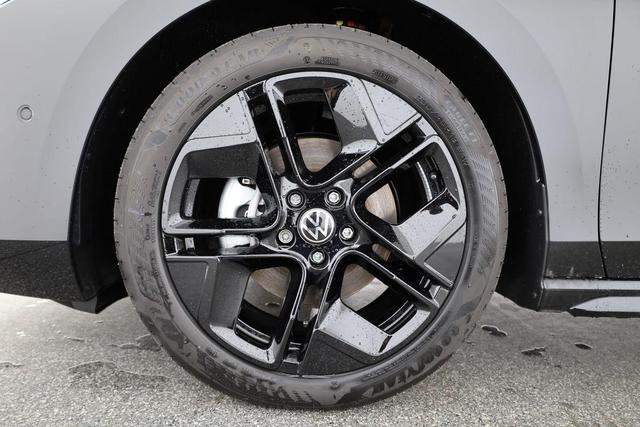 Volkswagen Passat Variant 2.0 TDI 110 kW R-line DSG R-LINE, AHK, Navi, IQ.Light, Side, Kamera, el. Klappe, 18-Zoll, 5 J.-Garantie 