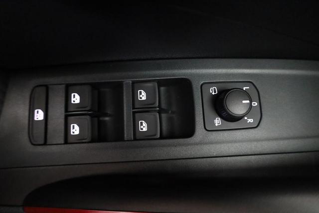 Skoda Fabia Monte Carlo 1.5 TSI DSG Carlo, Ladeboden, LED, Kamera, App-Connect, 17-Zoll 