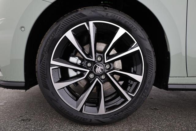 Skoda Fabia Monte Carlo 1.5 TSI DSG Carlo, Ladeboden, LED, Kamera, App-Connect, 17-Zoll 