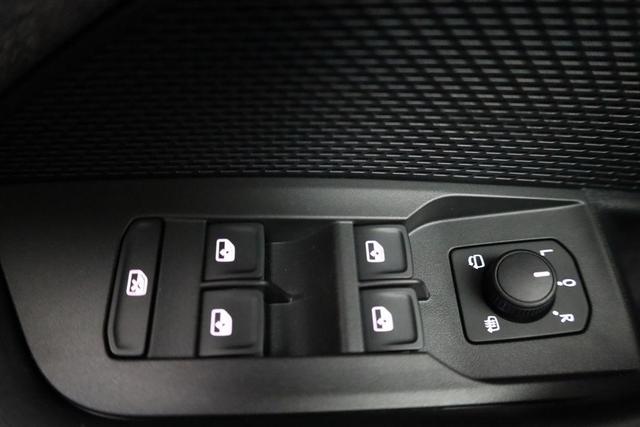 Skoda Octavia Combi 1.5 TSI 110 kW Selection Selection, LED, Side, ACC, Kamera, 17-Zoll 