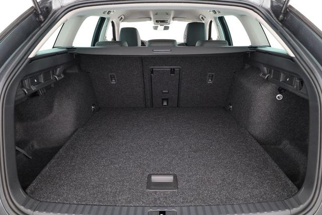 Skoda Octavia Combi 1.5 TSI 110 kW Selection Selection, LED, Side, ACC, Kamera, 17-Zoll 
