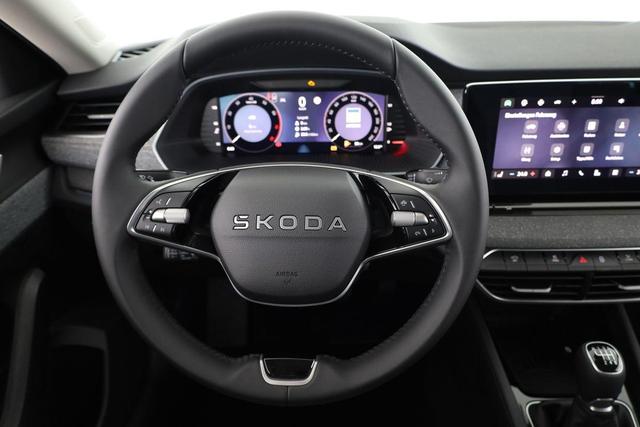 Skoda Octavia Combi 1.5 TSI 110 kW Selection Selection, AHK, LED, Side, ACC, Kamera, 17-Zoll 
