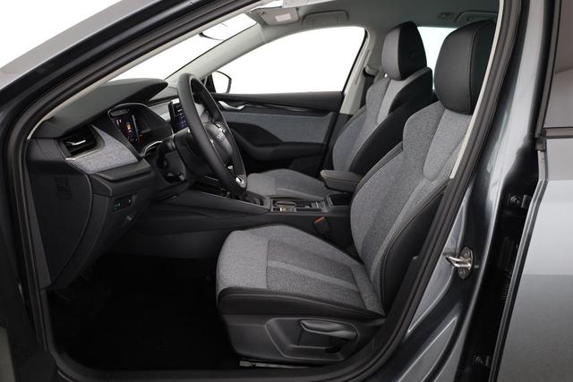 Skoda Octavia Combi 1.5 TSI 110 kW Selection Selection, AHK, LED, Side, ACC, Kamera, 17-Zoll 
