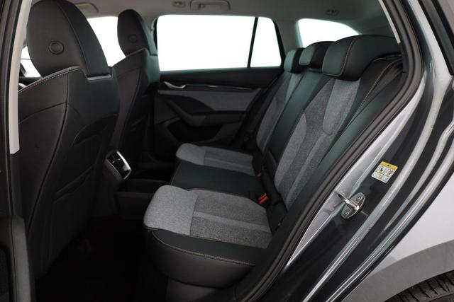 Skoda Octavia Combi 1.5 TSI 110 kW Selection Selection, AHK, LED, Side, ACC, Kamera, 17-Zoll 