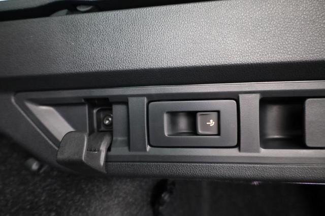 Skoda Octavia Combi 1.5 TSI 110 kW Selection Selection, AHK, LED, Side, ACC, Kamera, 17-Zoll 