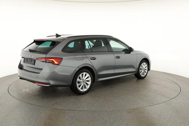 Skoda Octavia Combi 1.5 TSI 110 kW Selection Selection, AHK, LED, Side, ACC, Kamera, 17-Zoll 