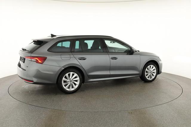 Skoda Octavia Combi 1.5 TSI 110 kW Selection Selection, AHK, LED, Side, ACC, Kamera, 17-Zoll 