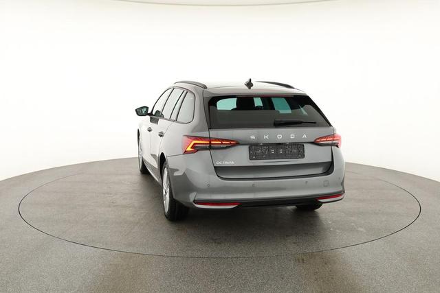 Skoda Octavia Combi 1.5 TSI 110 kW Selection Selection, AHK, LED, Side, ACC, Kamera, 17-Zoll 