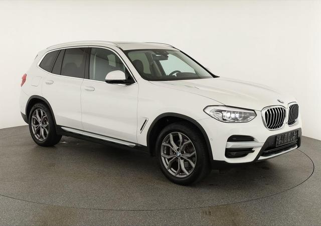 BMW X3 - xDrive 20 i xLine xDrive20i xLine, Pano, AHK, Navi, AreaView, Side, 19-Zoll
