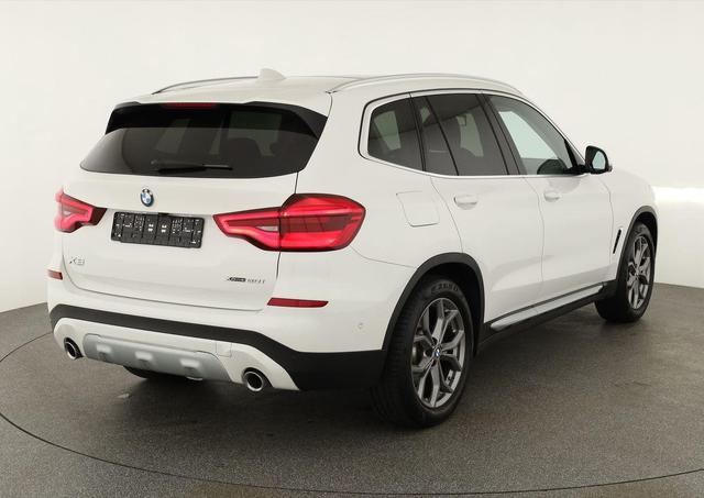 BMW X3 xDrive 20 i xLine xDrive20i xLine, Pano, AHK, Navi, AreaView, Side, 19-Zoll 