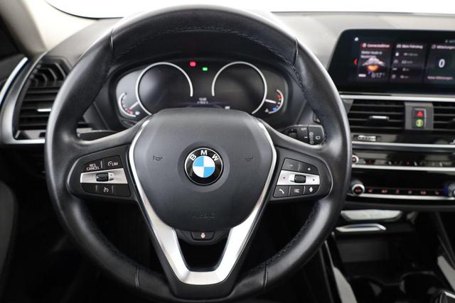 BMW X3 xDrive 20 i xLine xDrive20i xLine, Pano, AHK, Navi, AreaView, Side, 19-Zoll 