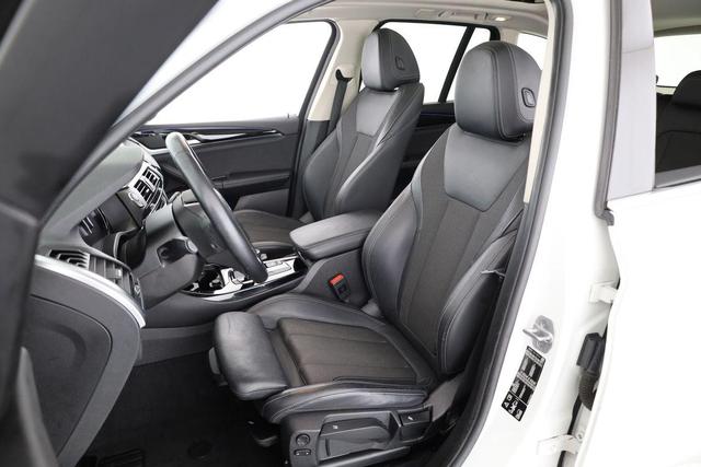 BMW X3 xDrive 20 i xLine xDrive20i xLine, Pano, AHK, Navi, AreaView, Side, 19-Zoll 