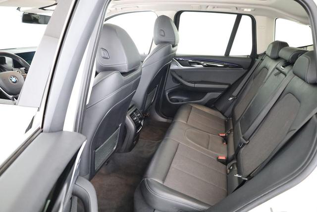 BMW X3 xDrive 20 i xLine xDrive20i xLine, Pano, AHK, Navi, AreaView, Side, 19-Zoll 
