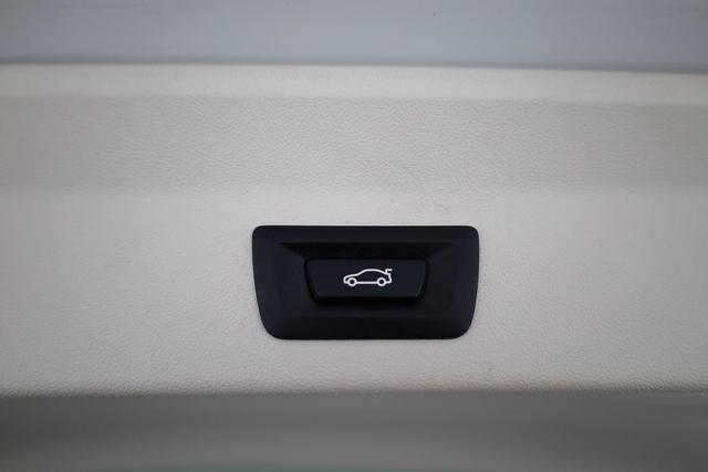 BMW X3 xDrive 20 i xLine xDrive20i xLine, Pano, AHK, Navi, AreaView, Side, 19-Zoll 