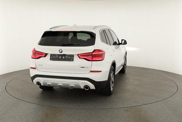 BMW X3 xDrive 20 i xLine xDrive20i xLine, Pano, AHK, Navi, AreaView, Side, 19-Zoll 