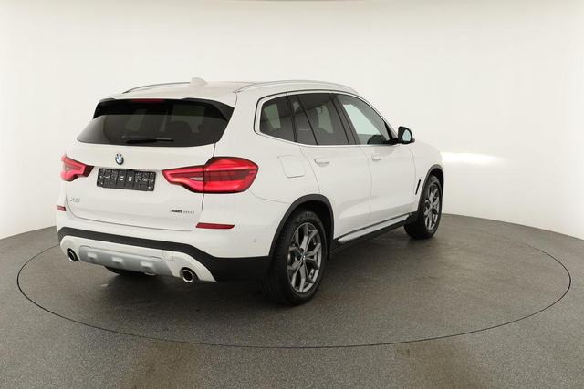 BMW X3 xDrive 20 i xLine xDrive20i xLine, Pano, AHK, Navi, AreaView, Side, 19-Zoll 