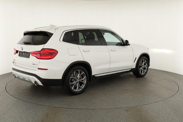 BMW X3 xDrive 20 i xLine xDrive20i xLine, Pano, AHK, Navi, AreaView, Side, 19-Zoll 