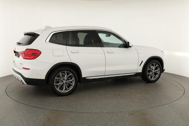 BMW X3 xDrive 20 i xLine xDrive20i xLine, Pano, AHK, Navi, AreaView, Side, 19-Zoll 
