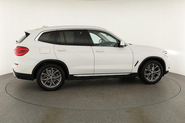 BMW X3 xDrive 20 i xLine xDrive20i xLine, Pano, AHK, Navi, AreaView, Side, 19-Zoll 