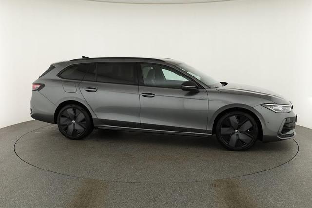 Volkswagen Passat Variant 2.0 TSI 150 kW R-Line DSG Black, Pano, AHK, Navi, IQ.Light, Side, Kamera, el. Klappe, 19-Zoll, 5 J.-Garantie 