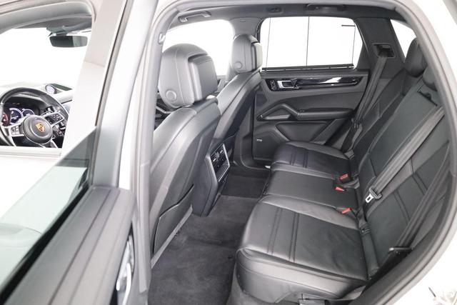 Porsche Cayenne S Sport Chrono, LED, AHK, Pano, Bose, Luft, 21-Zoll 